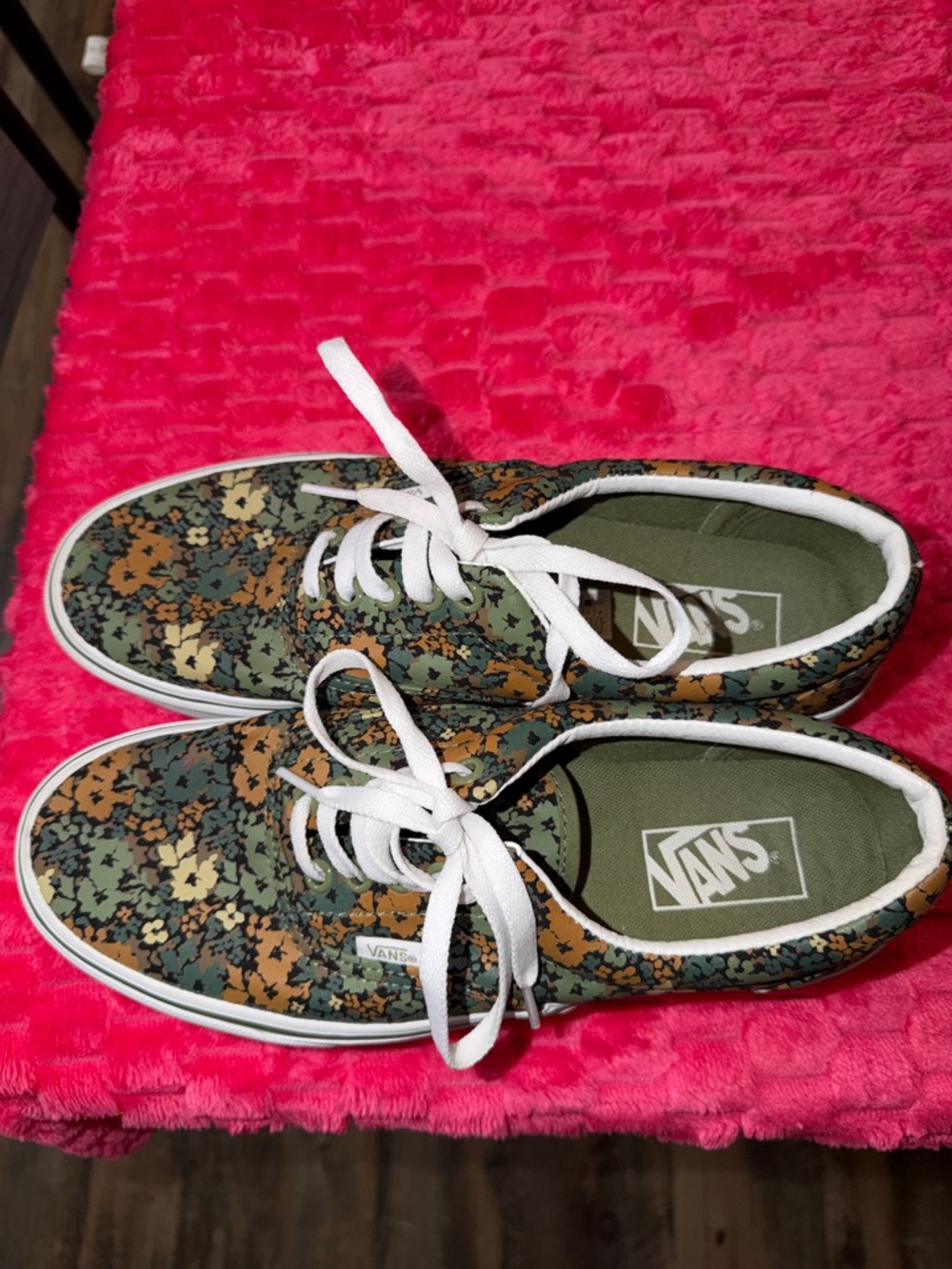 Vans Women’s Floral Camo Low-Top Sneakers - Green/Brown